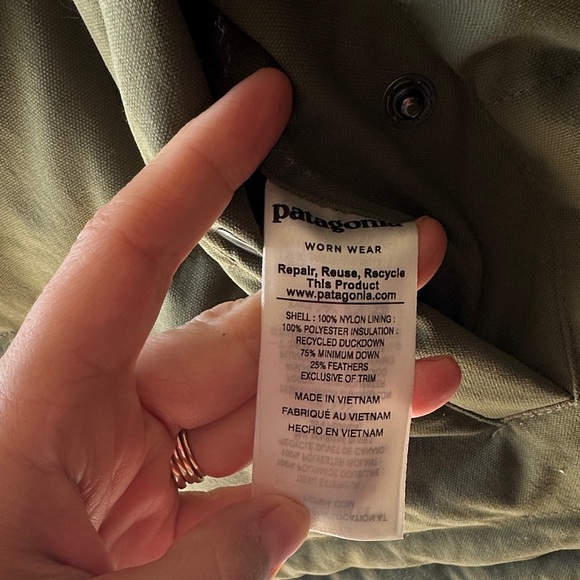 Patagonia reversible Men's Two-Tone Green Vest - Picture 2 of 4